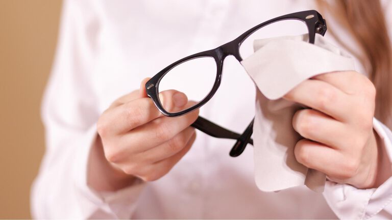 Silm&auml;lasien puhdistus ja huolto on helppoa n&auml;ill&auml; vinkeill&auml;