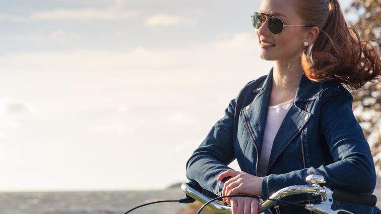 Sovita aurinkolasit vahvuuksilla omaan tyyliisi