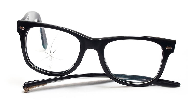 Silm&auml;lasiturva turvaa rikkin&auml;iset silm&auml;lasit