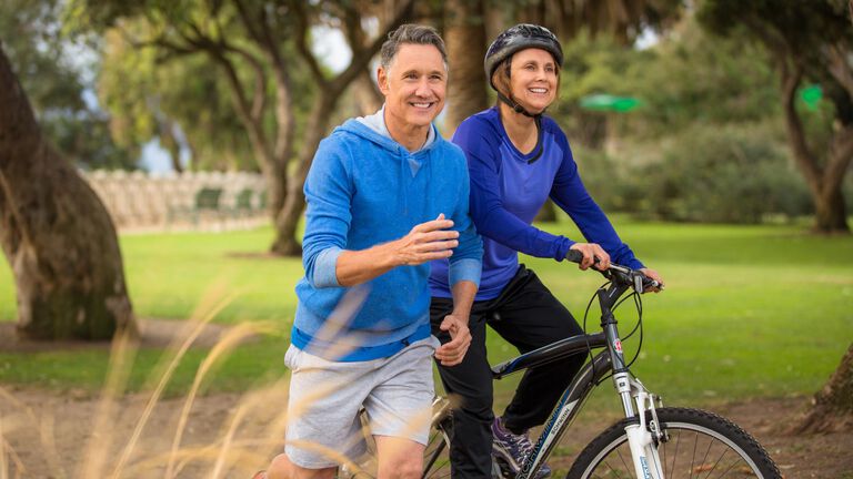 5 syyt&auml; menn&auml; linssileikkaukseen