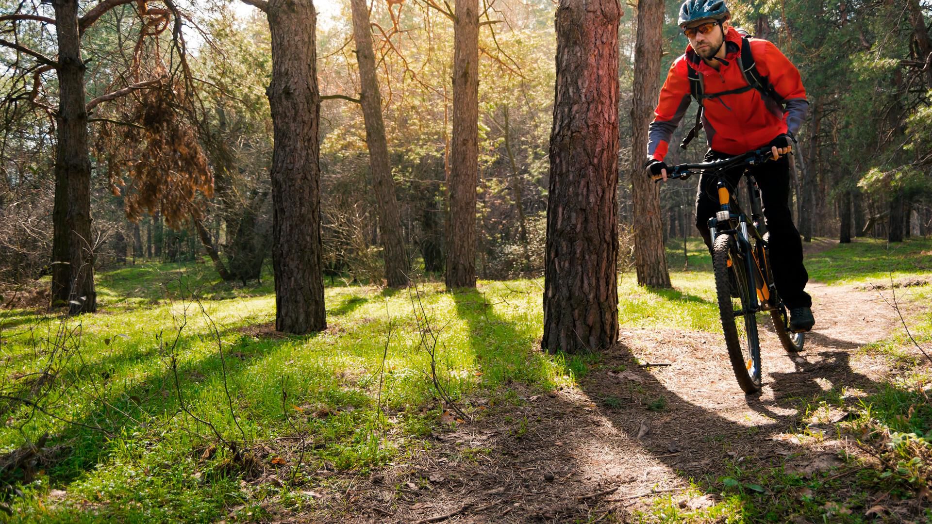 N&auml;in valitset aurinkolasit py&ouml;r&auml;ilyyn