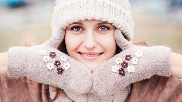 Piilolinssien k&auml;ytt&ouml; ja riskit: n&auml;in v&auml;lt&auml;t sudenkuopat